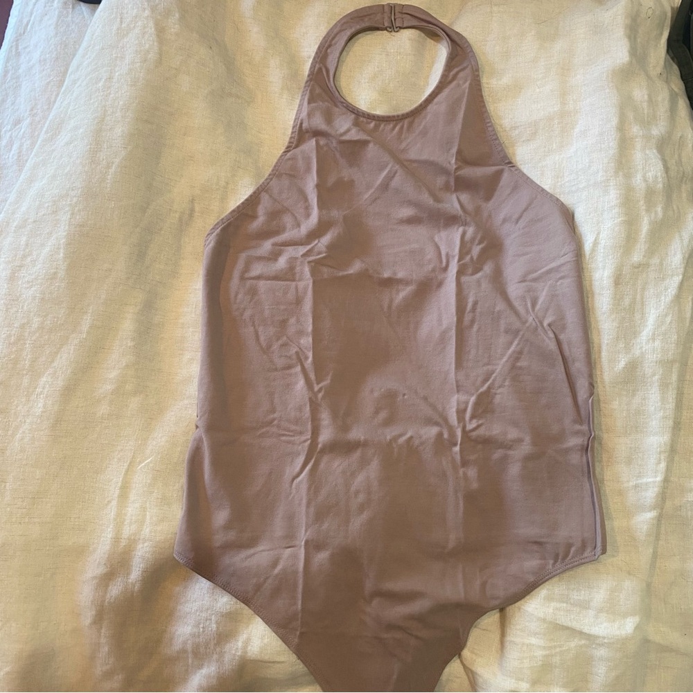 TOBI high neck low back taupe bodysuit